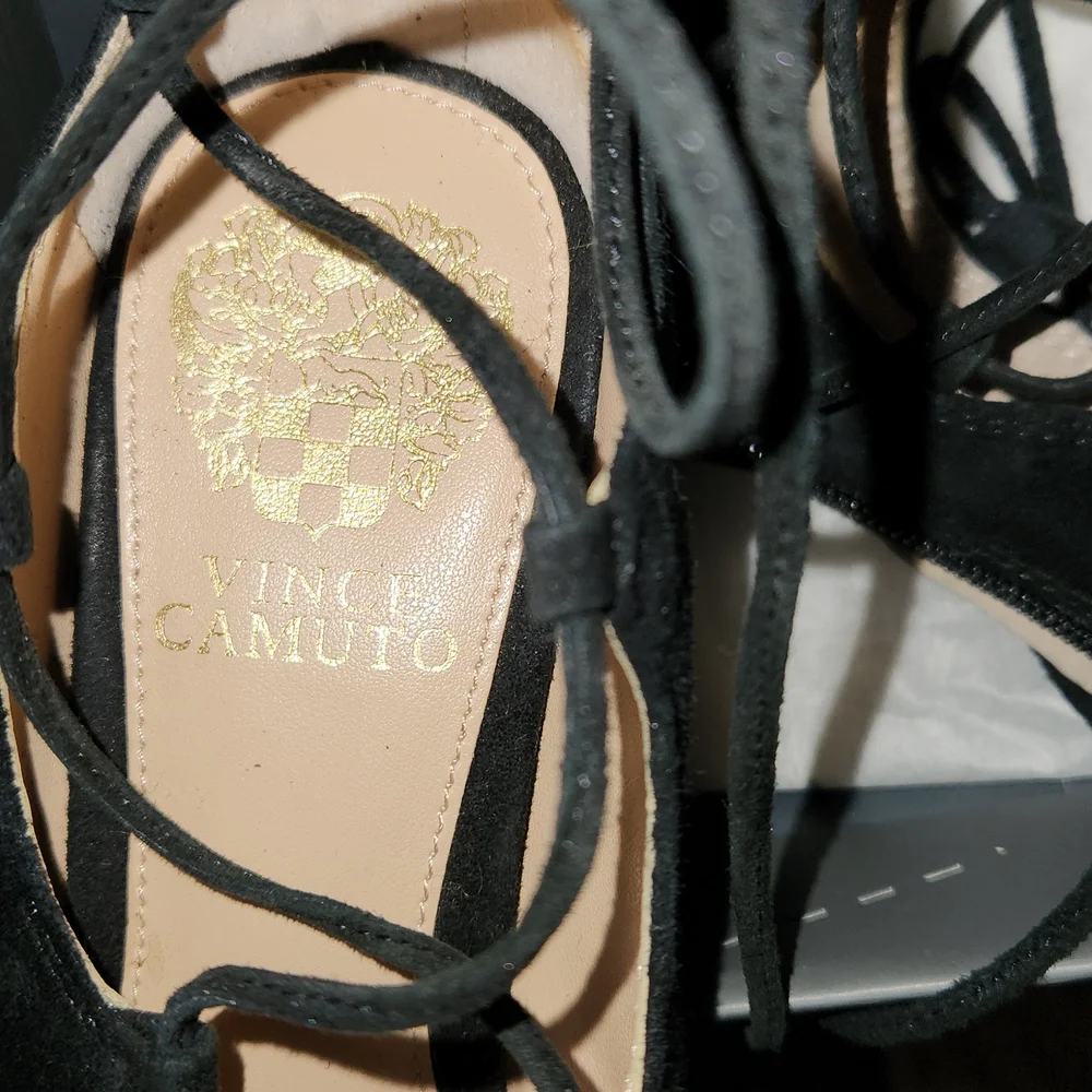 VINCE CAMUTO Suede Heels - Picture 5 of 6